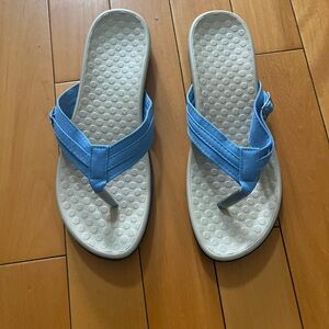 BRAND NEW Flip Flops women’s size 10